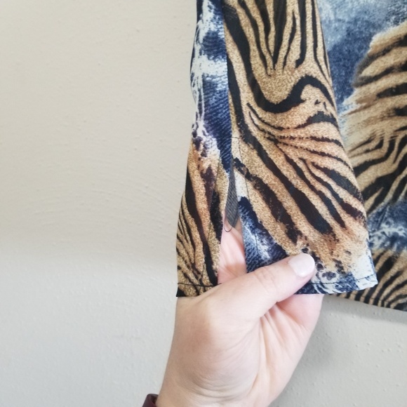 Abstract animal print sheer tank top (j) - Picture 4 of 4